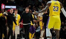 九游娱乐登录-猛龙大胜太阳，前锋组合连环进攻