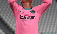 九游娱乐网页版-巴萨对决尤文图斯，意欲争取晋级资格的简单介绍