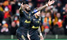 九游娱乐app下载地址-奥格斯堡客场遭遇挫败，失去拯救机会