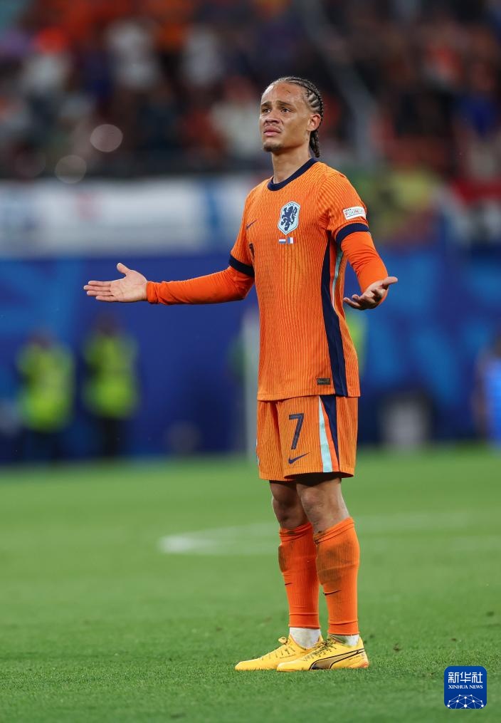 荷兰轻取北马其顿，跻身欧锦赛强(欧洲杯荷兰30北马其顿获小组第1)