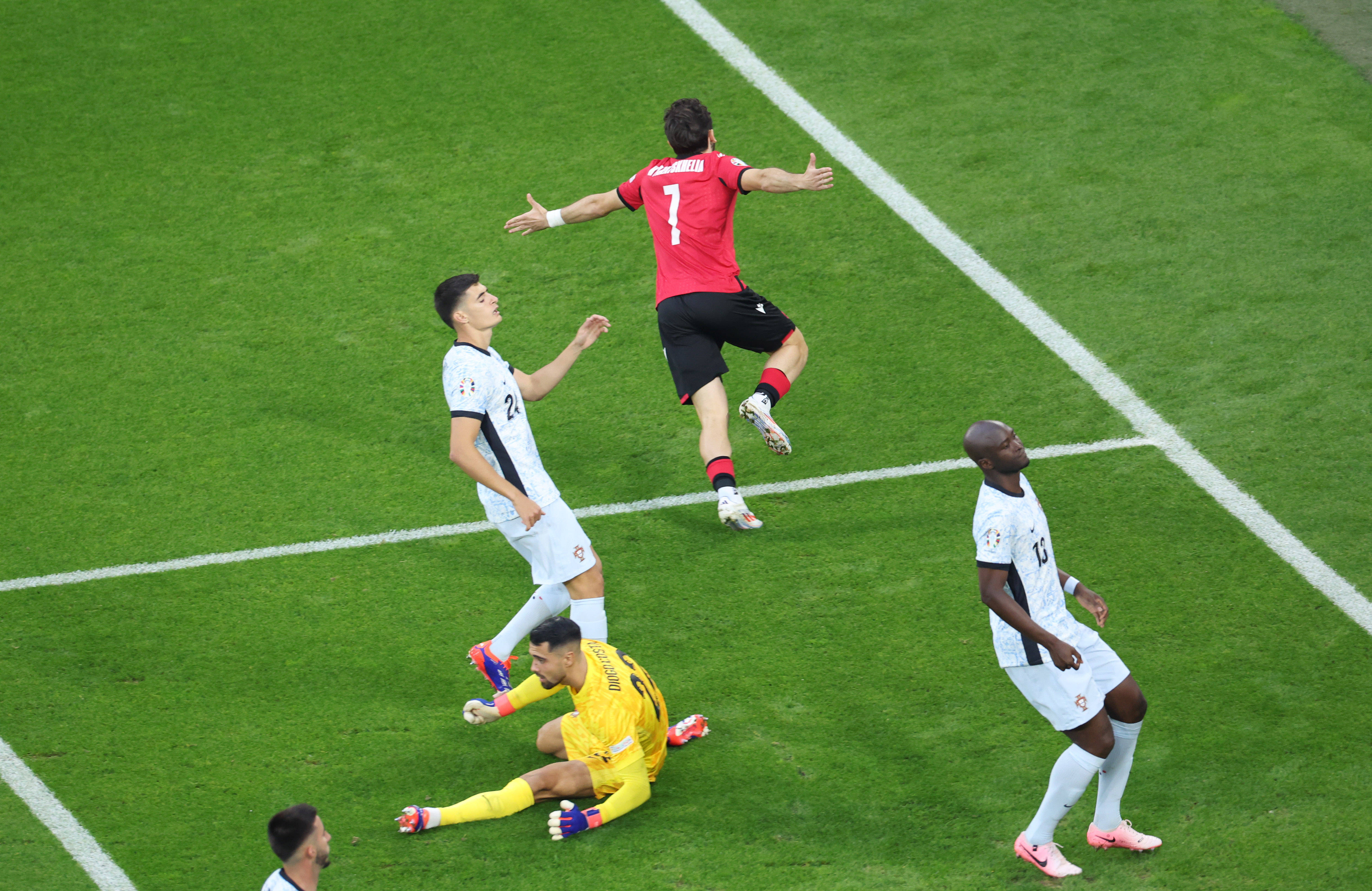 斯洛伐克队在欧锦赛预选赛中取得关键胜利