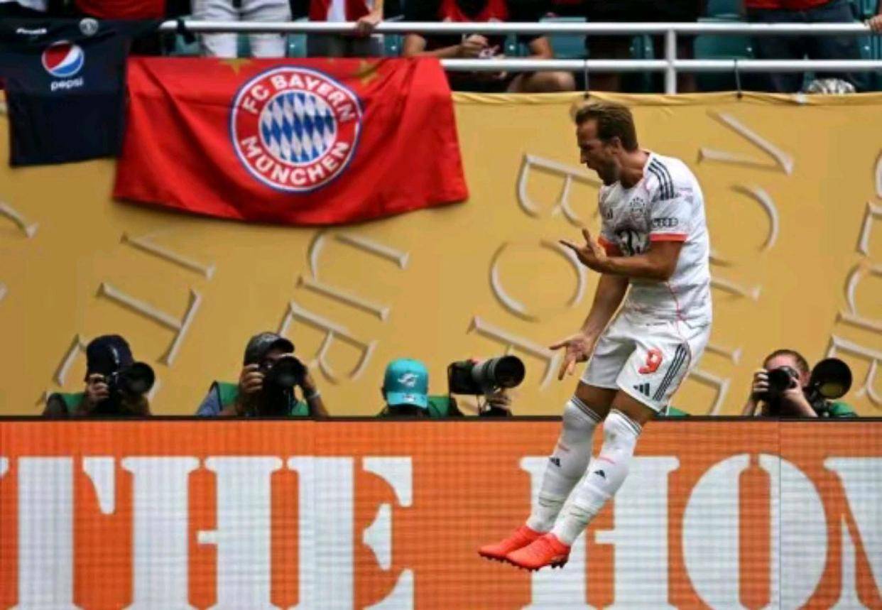 拜仁慕尼黑展现强大实力，获得双线赞美的简单介绍