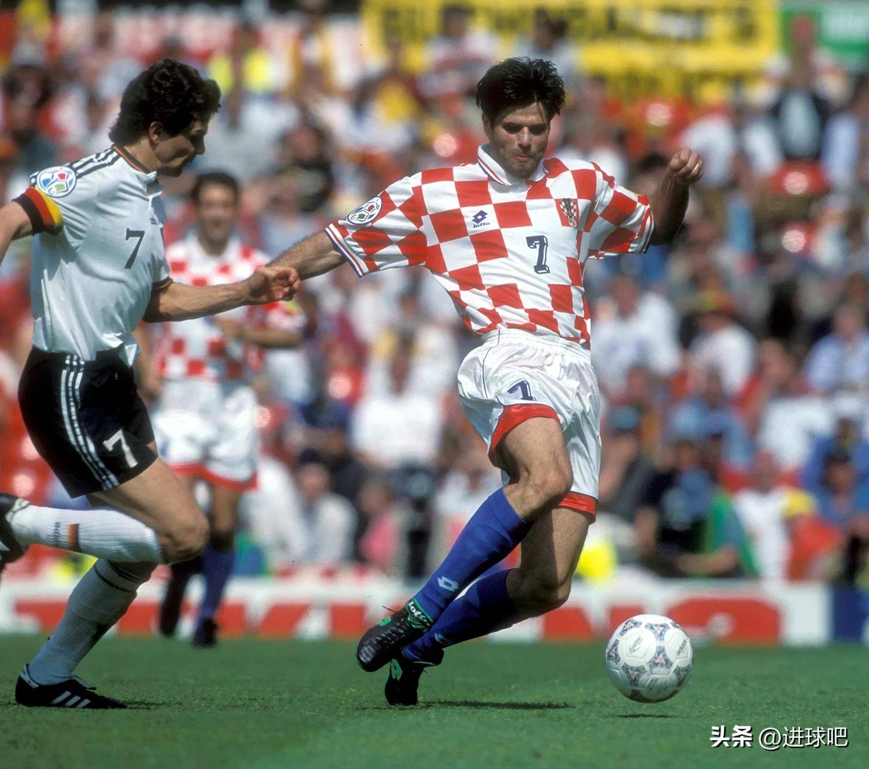 波兰大胜克罗地亚，锁定欧洲杯参赛资格