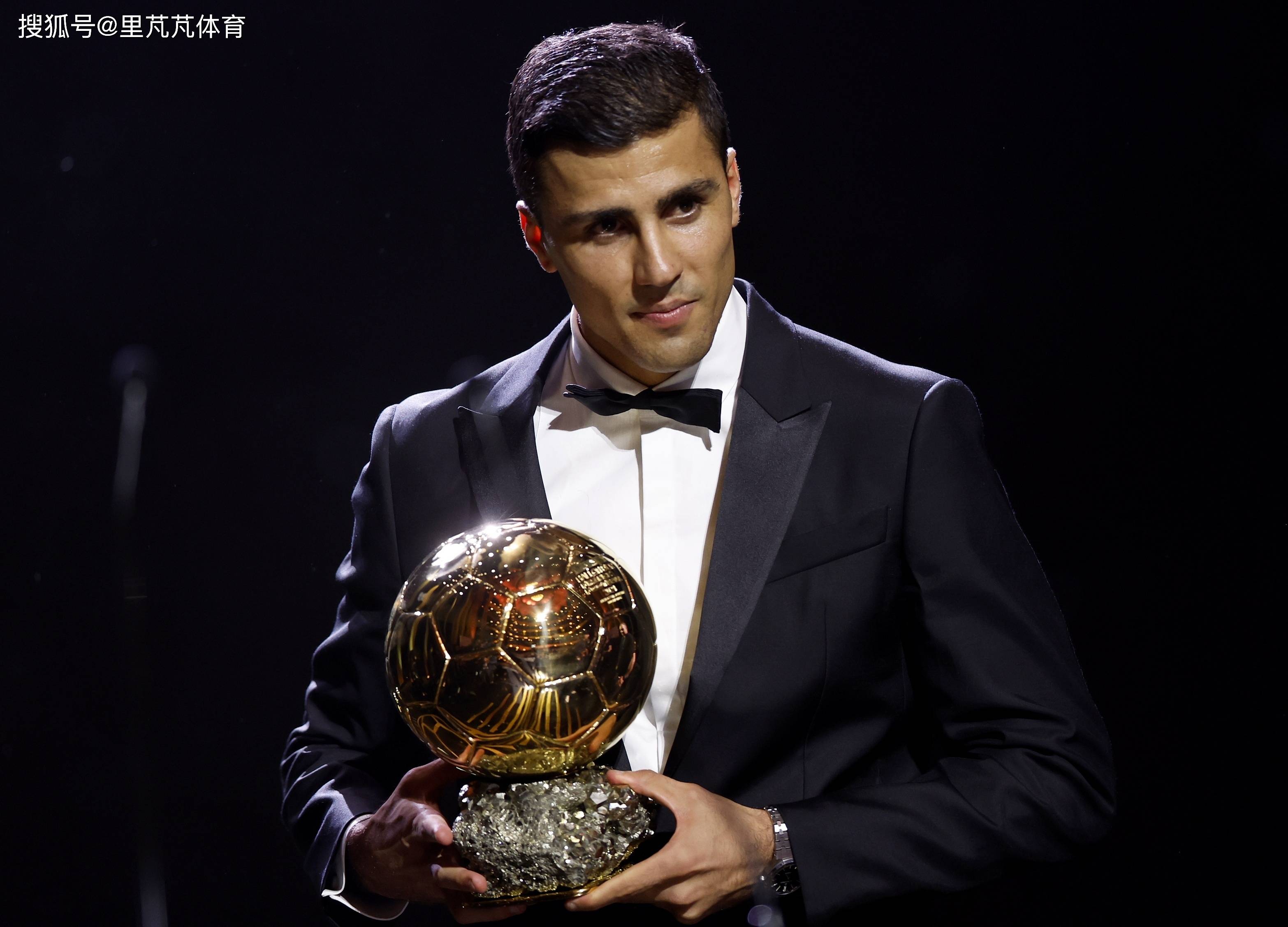 包含西甲球员身体机能风采翩翩，被誉为全能球星的词条