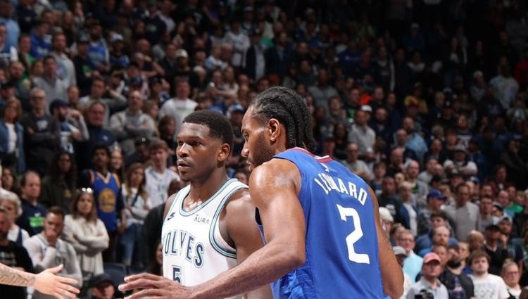 在场上呈现出最佳状态，球队备战下一场比赛