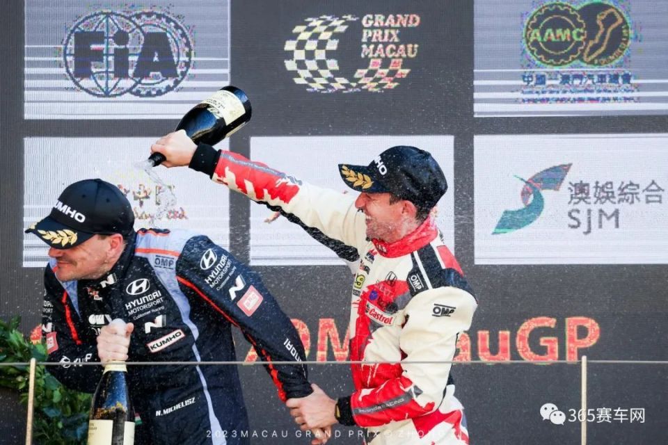 包含激战连连！实力激烈碰撞，丝毫不弱的词条