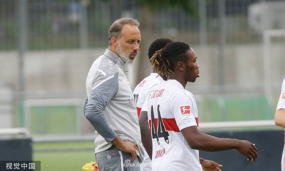 斯图加特球员集中训练，备战下场比赛