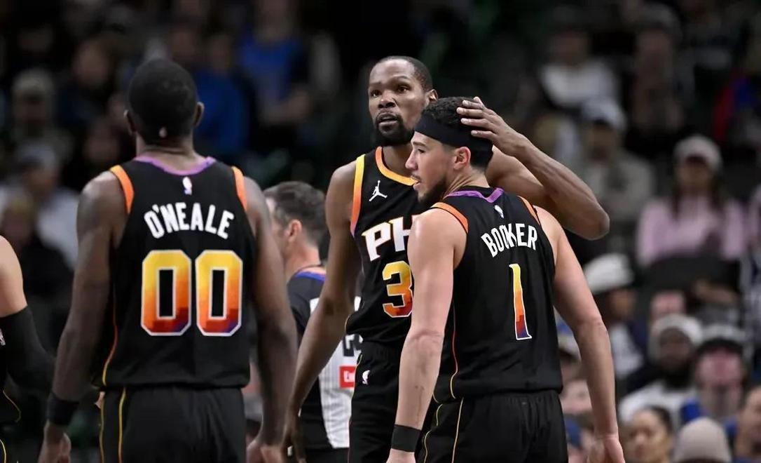 猛龙大胜太阳，前锋组合连环进攻