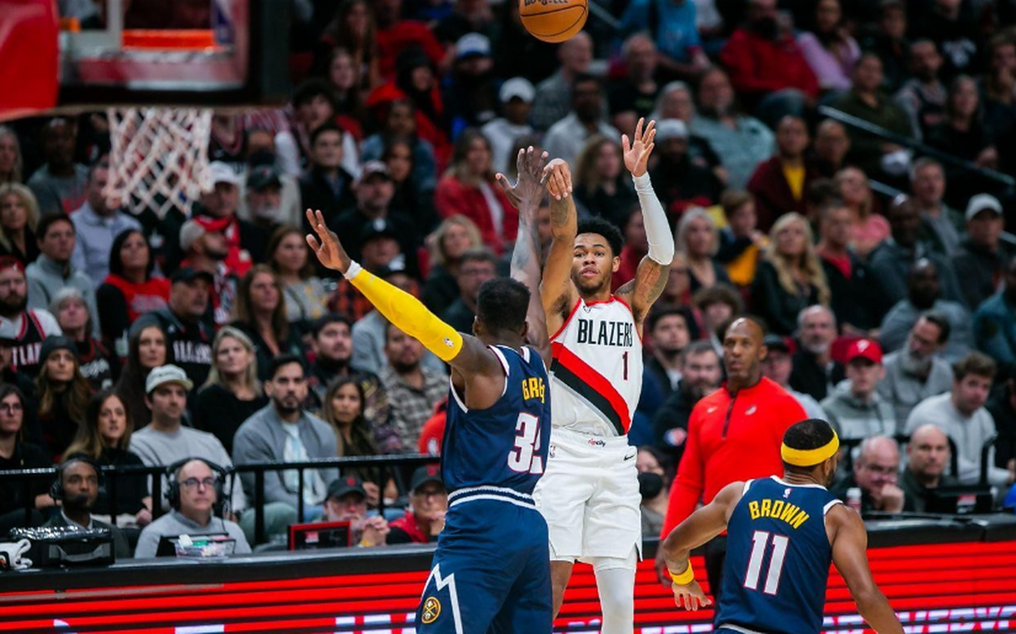 开拓者主控发威独揽三双，带领球队逆转取得胜利的简单介绍