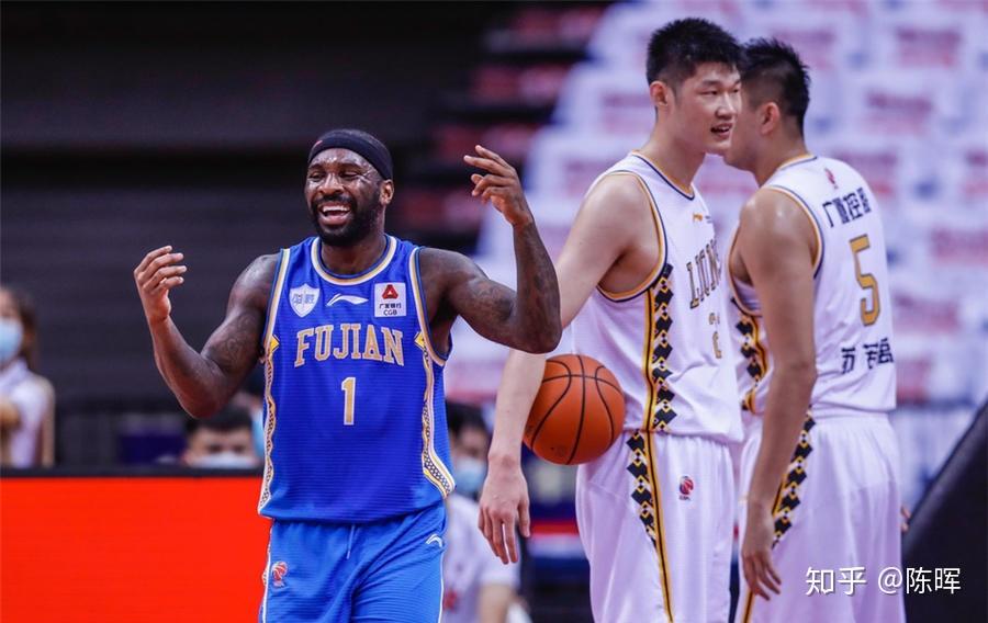 包含匈牙利选手携手登上领奖台，彰显团队凝聚力的词条