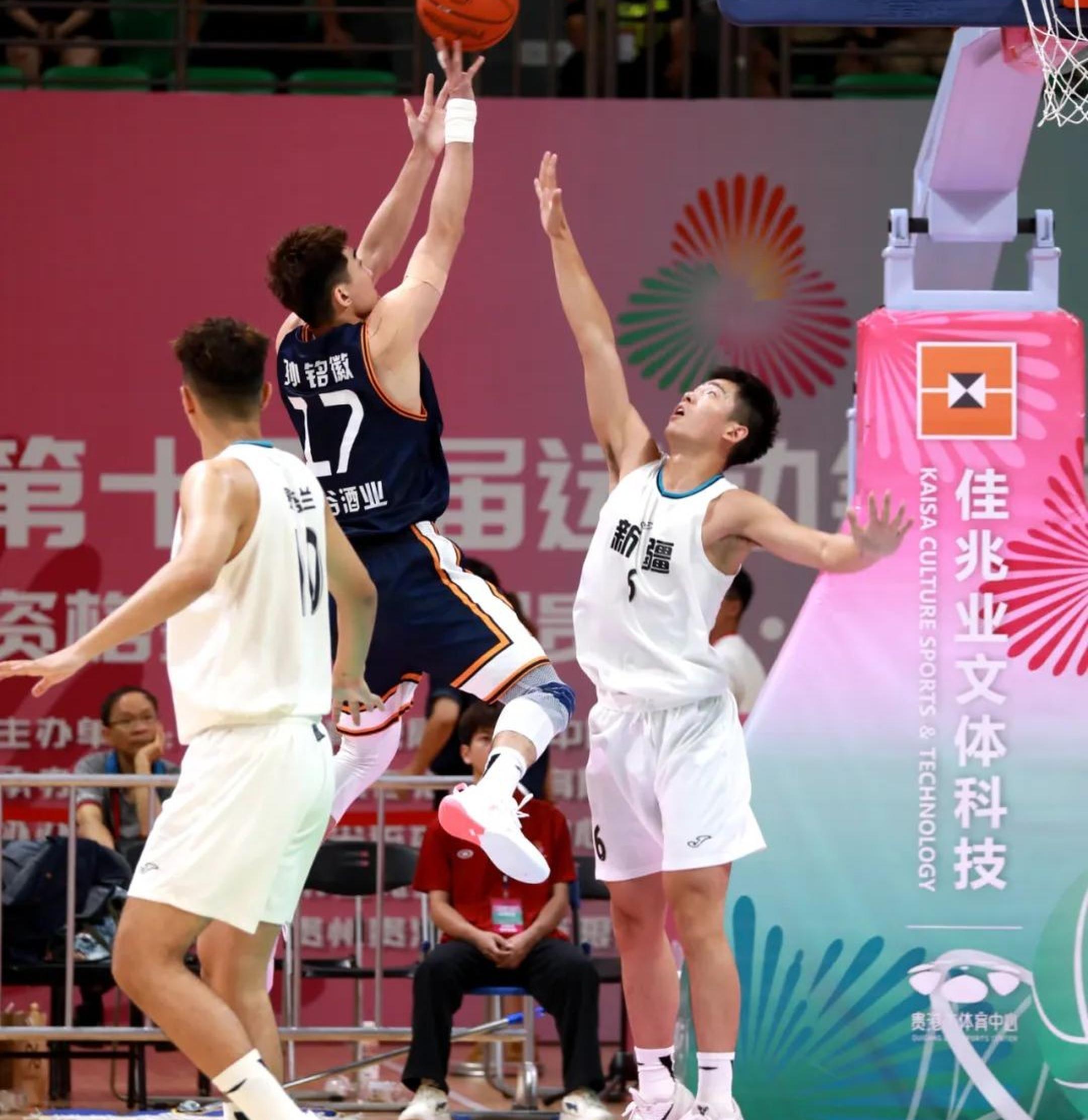 四川男篮战至最后一秒，赢得比赛